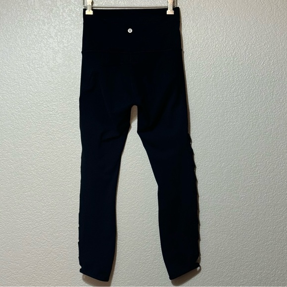 Lululemon Serene Tight Size 6 in Black - Picture 10 of 13